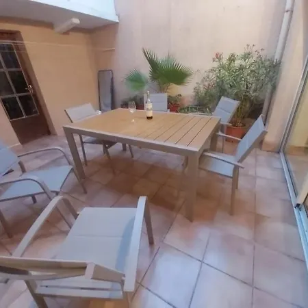Grande Maison Avec Un Patio Au Bord De La Feriehus *
